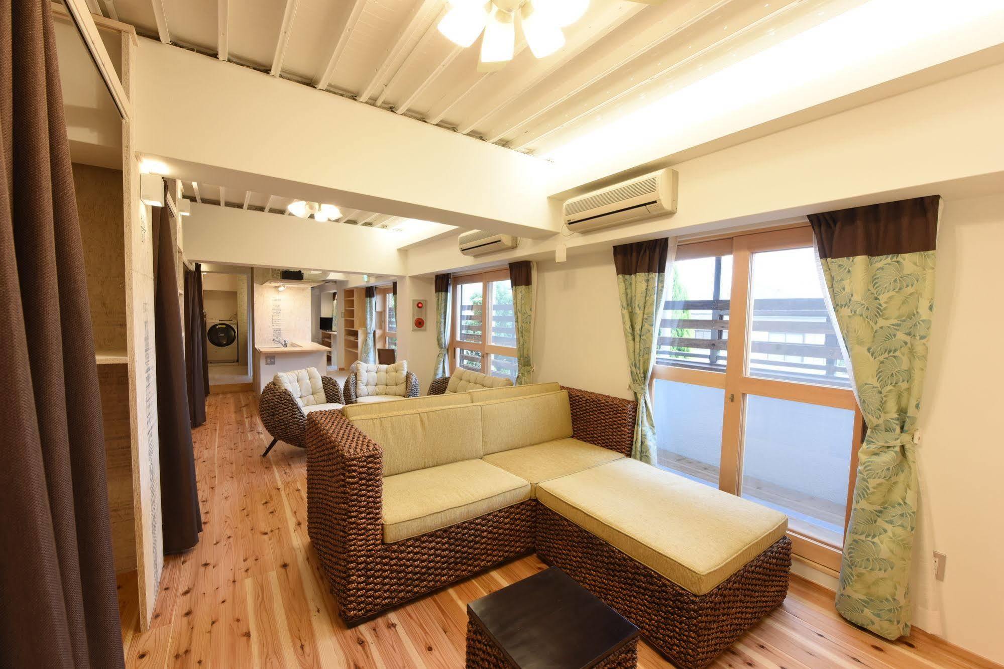 Backpackers Hotel Noosa Japan In Takatsuki Tonda Exterior foto